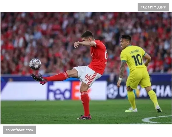 斯图加特青春风暴势头不减 施密特中场调度成战术核心